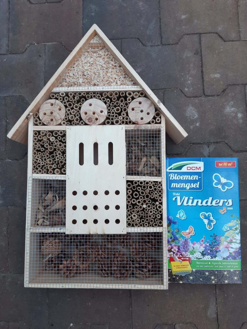 Insectenhotel groot met bloemenmengsel